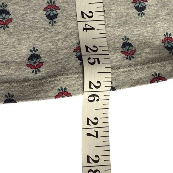 Talbots Tee Large Gray Paisley Medallion Floral Long Sleeve Scoop Neck Top - Picture 6 of 7